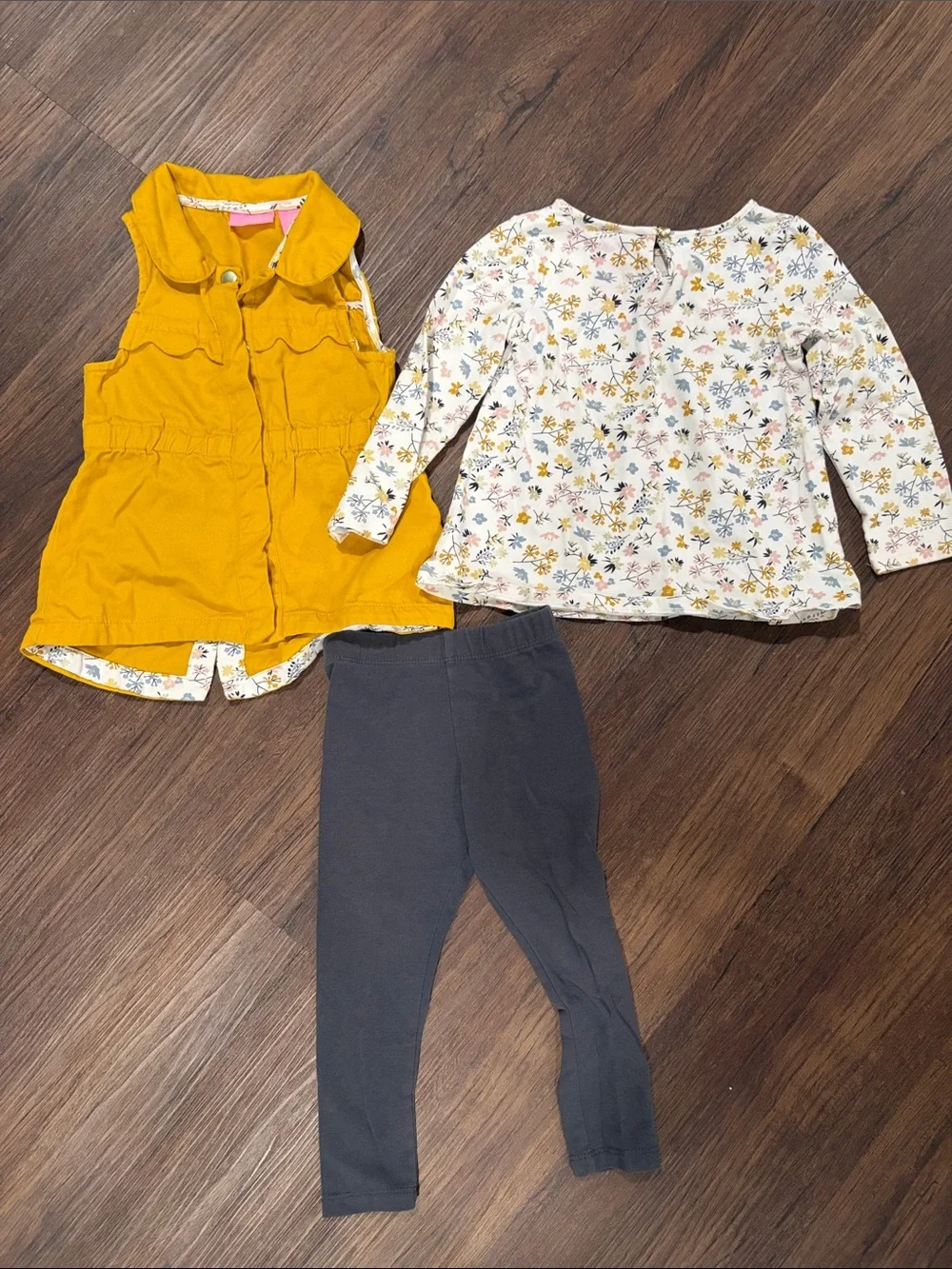 Isaac Mizrahi Girls Yellow Mustard Vest Floral Top and Charcoal Leggings Set